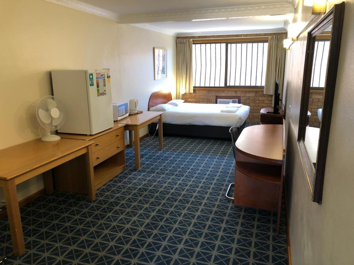 Canberra Lyneham Motor Inn Kültér fotó