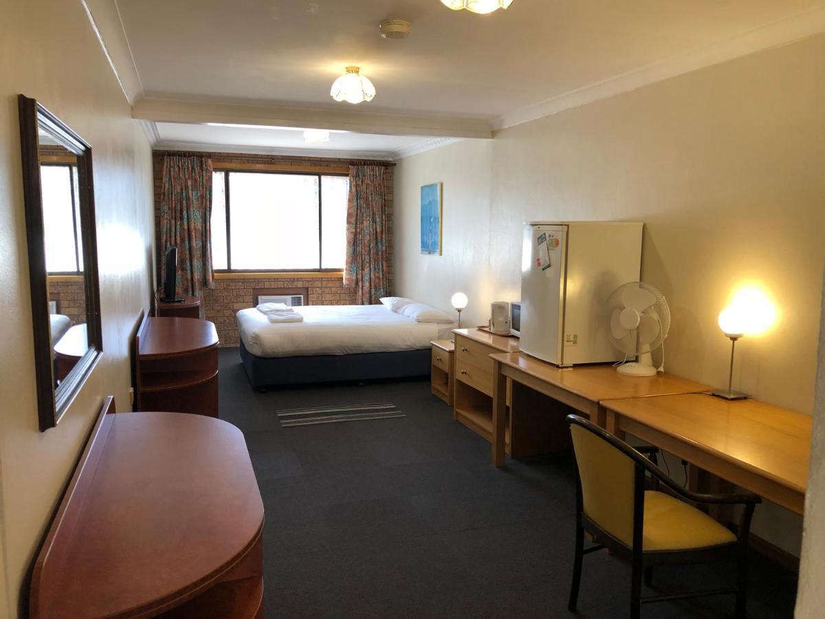 Canberra Lyneham Motor Inn Kültér fotó