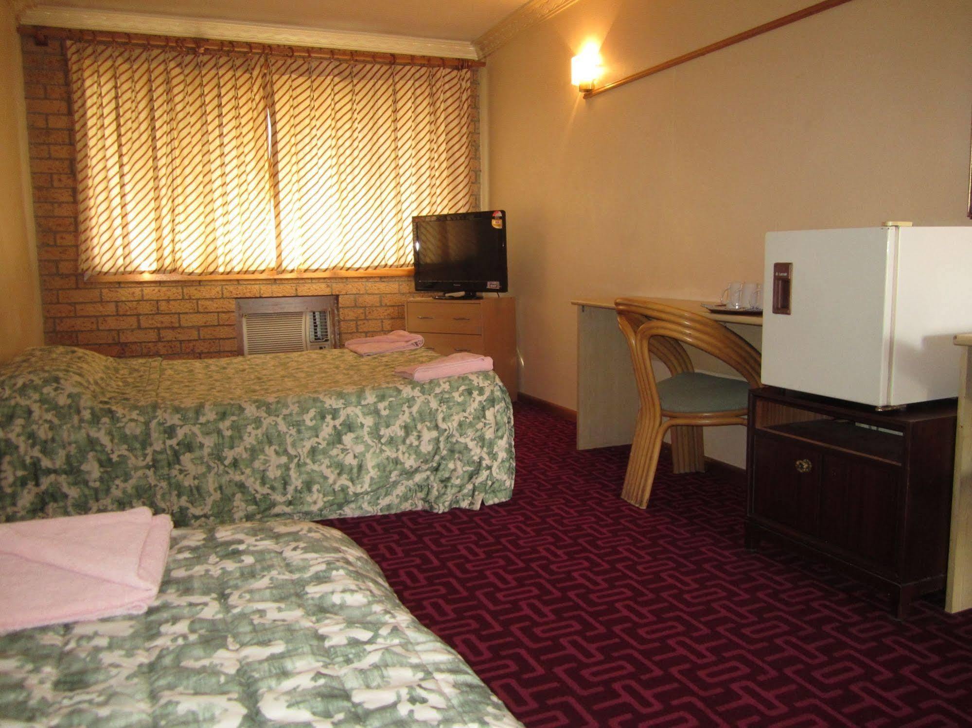Canberra Lyneham Motor Inn Kültér fotó