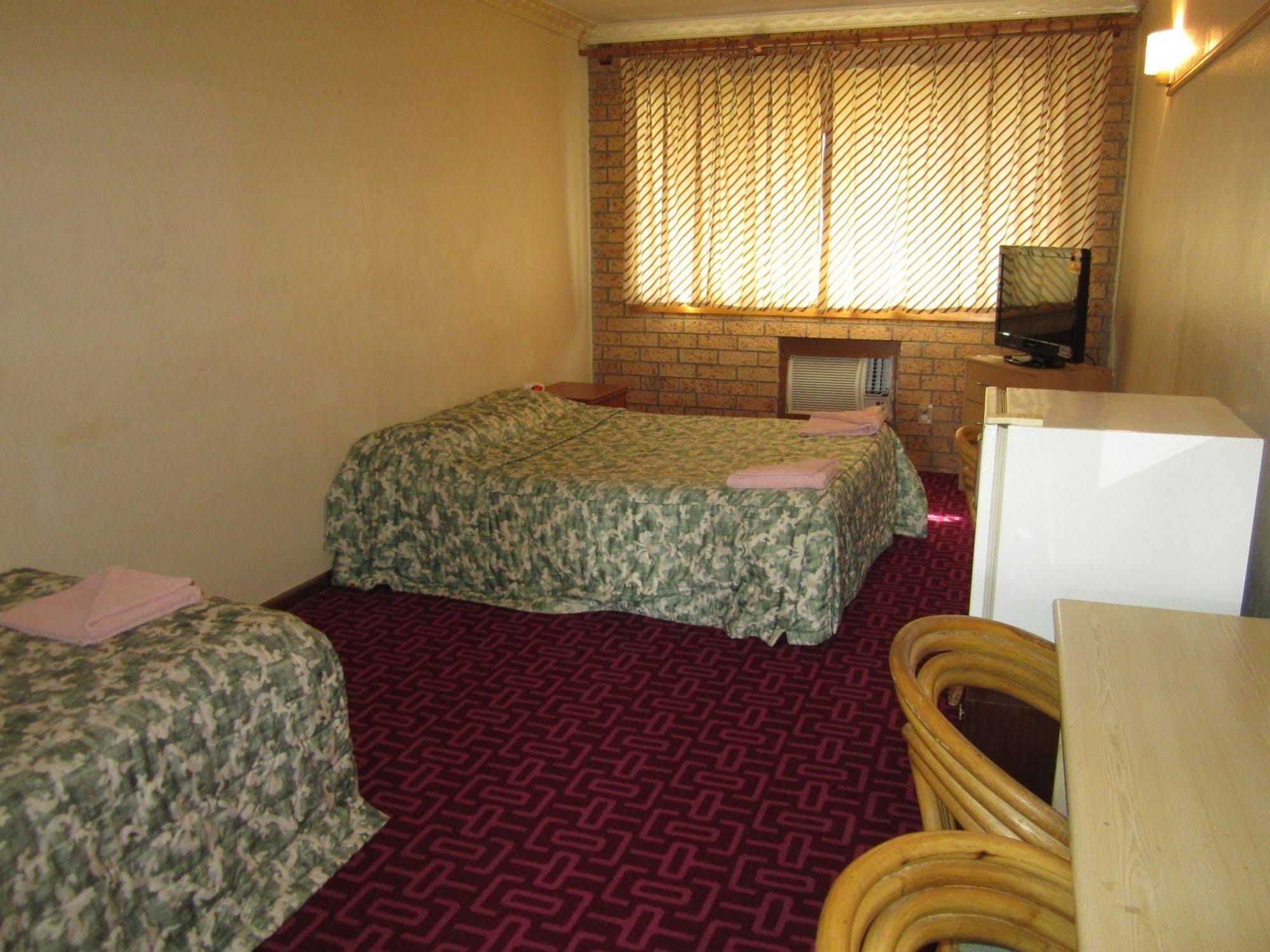 Canberra Lyneham Motor Inn Kültér fotó