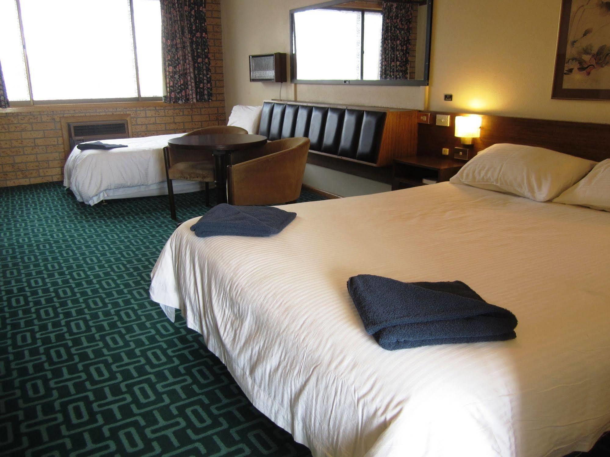 Canberra Lyneham Motor Inn Kültér fotó