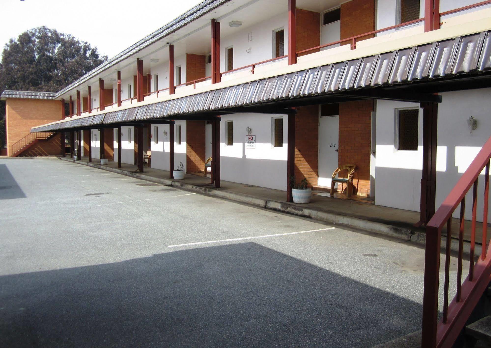 Canberra Lyneham Motor Inn Kültér fotó